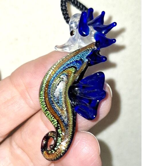 Art Glass Seahorse Pendant Necklace Beachy Seaside Marine Animal Figurine - Picture 4 of 9